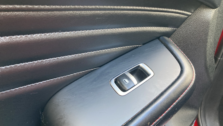 MG Hs 1.5 T-GDI Exclusive 5dr DCT Petrol Hatchback